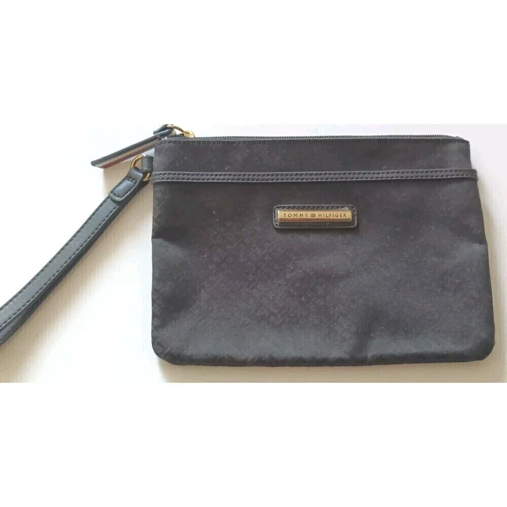 Tommy Hilfiger Wristlet Wallet Purse Clutch Black All Over Logo Print Zippered - Picture 2 of 10